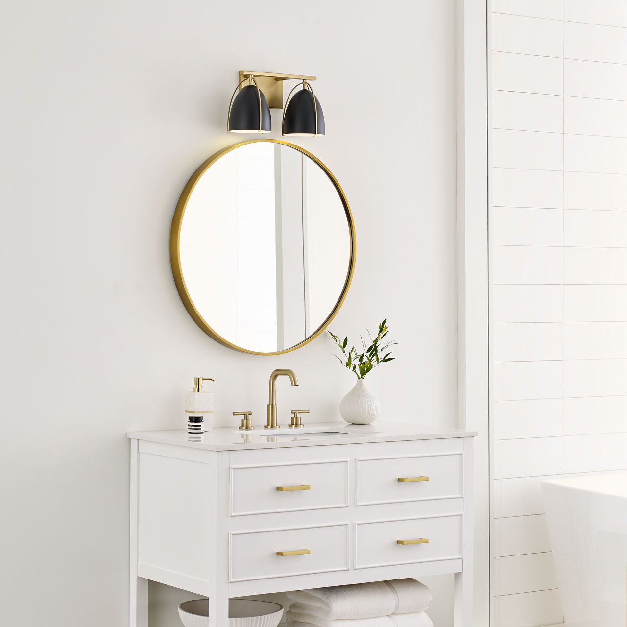 mother ライトシャワー ブラウス2 Norman 2-Light Bath Sconce - 4451702 | Visual Comfort