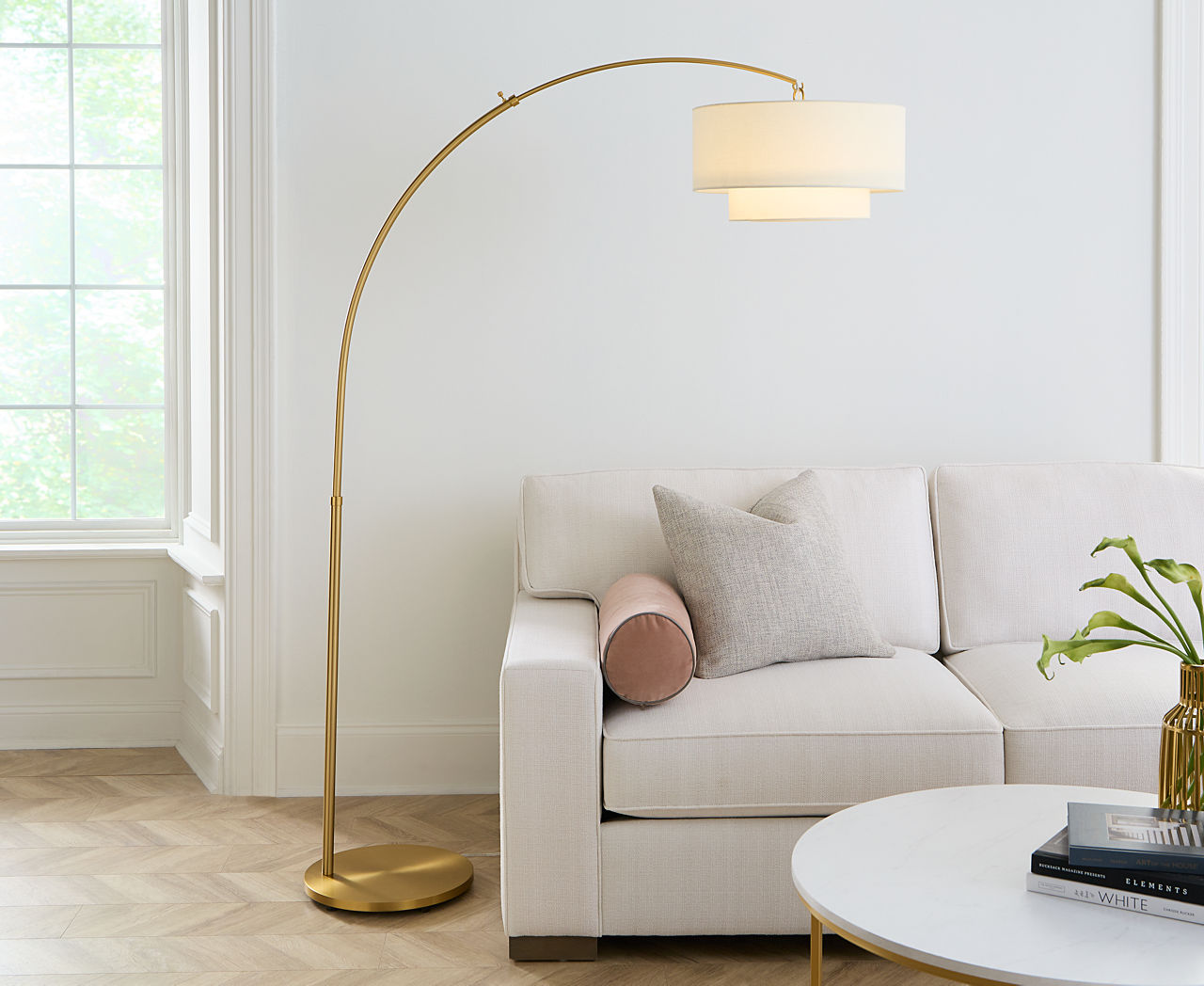sayaka ライトベージュXS Sawyer Floor Lamp - KST1031 | Visual Comfort