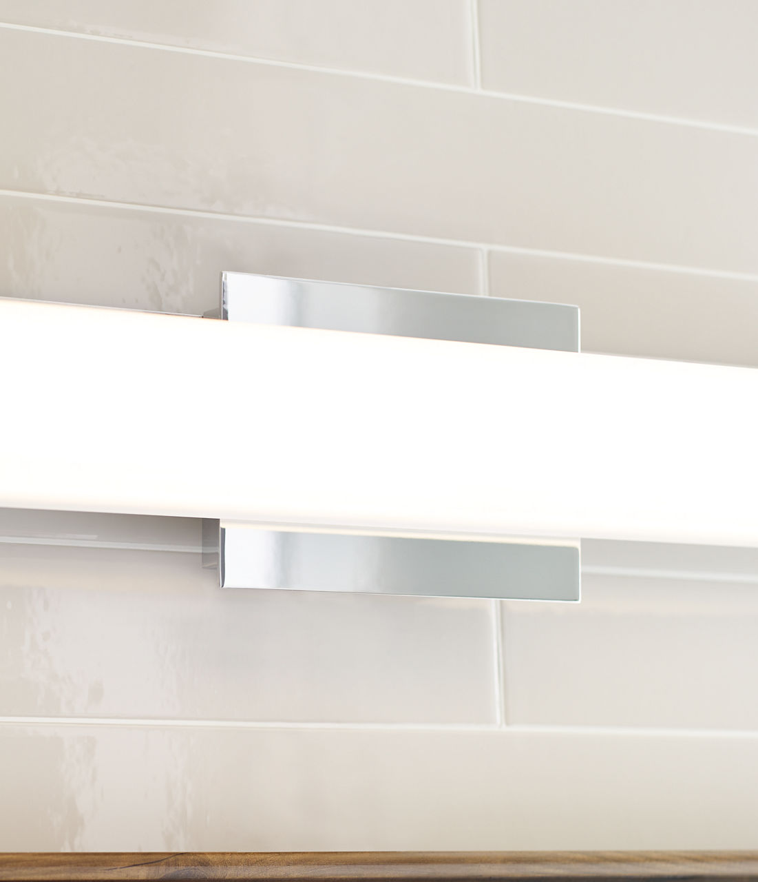 Lynn 25 Bath - 700BCLYNN25 | Visual Comfort