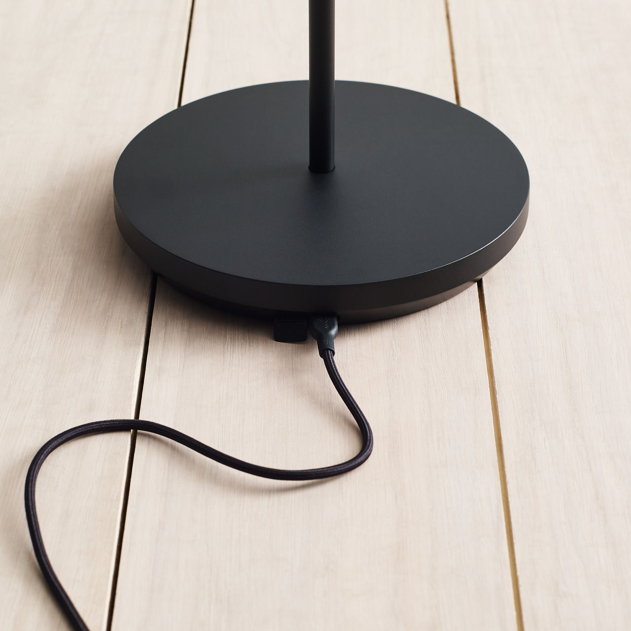Tepa Medium Rechargeable Floor Lamp - SLFL536 | Visual Comfort