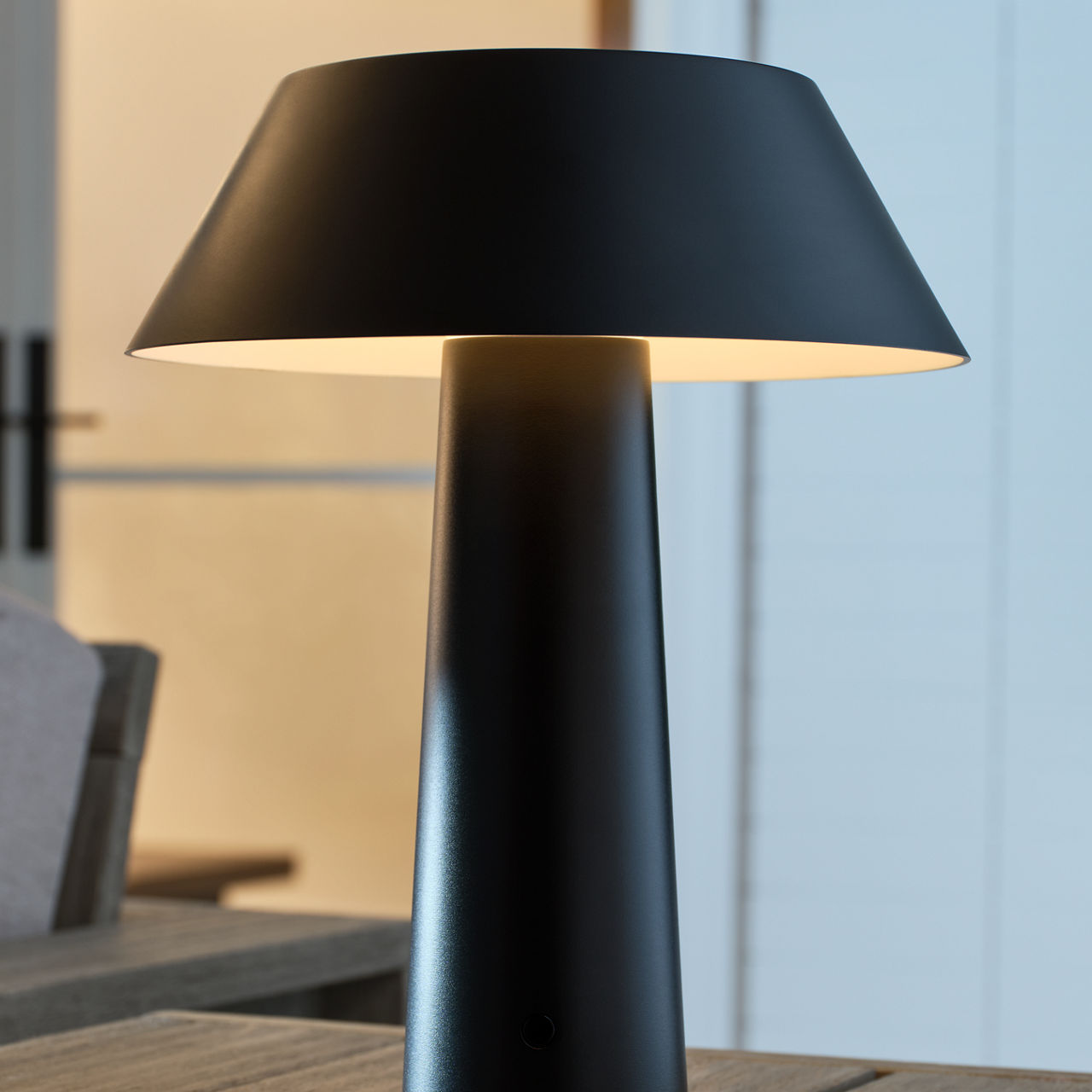 Sesa Accent Rechargeable Table Lamp - SLTB569 | Visual Comfort
