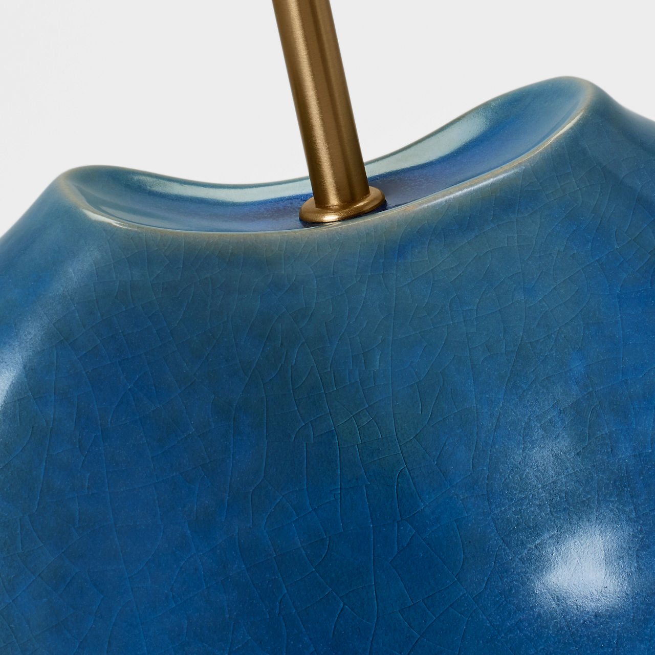 Ulla Medium Table Lamp - AET1181 | Visual Comfort