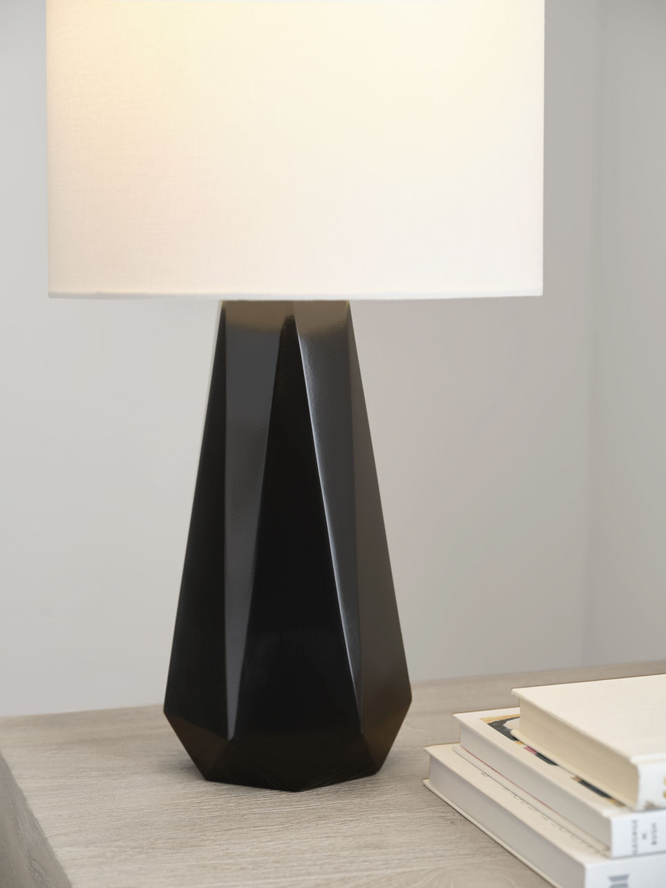 Moresby Medium Table Lamp - DJT1071 | Visual Comfort