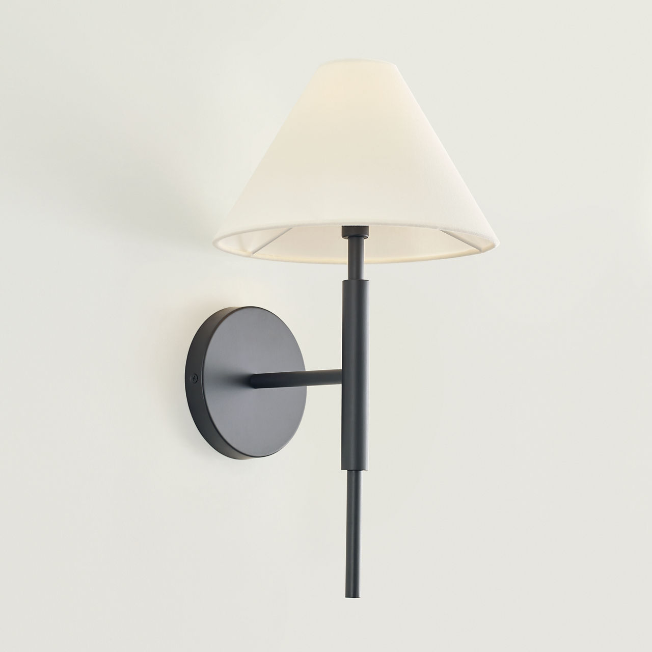 Porteau Medium Sconce - DJW1011 | Visual Comfort