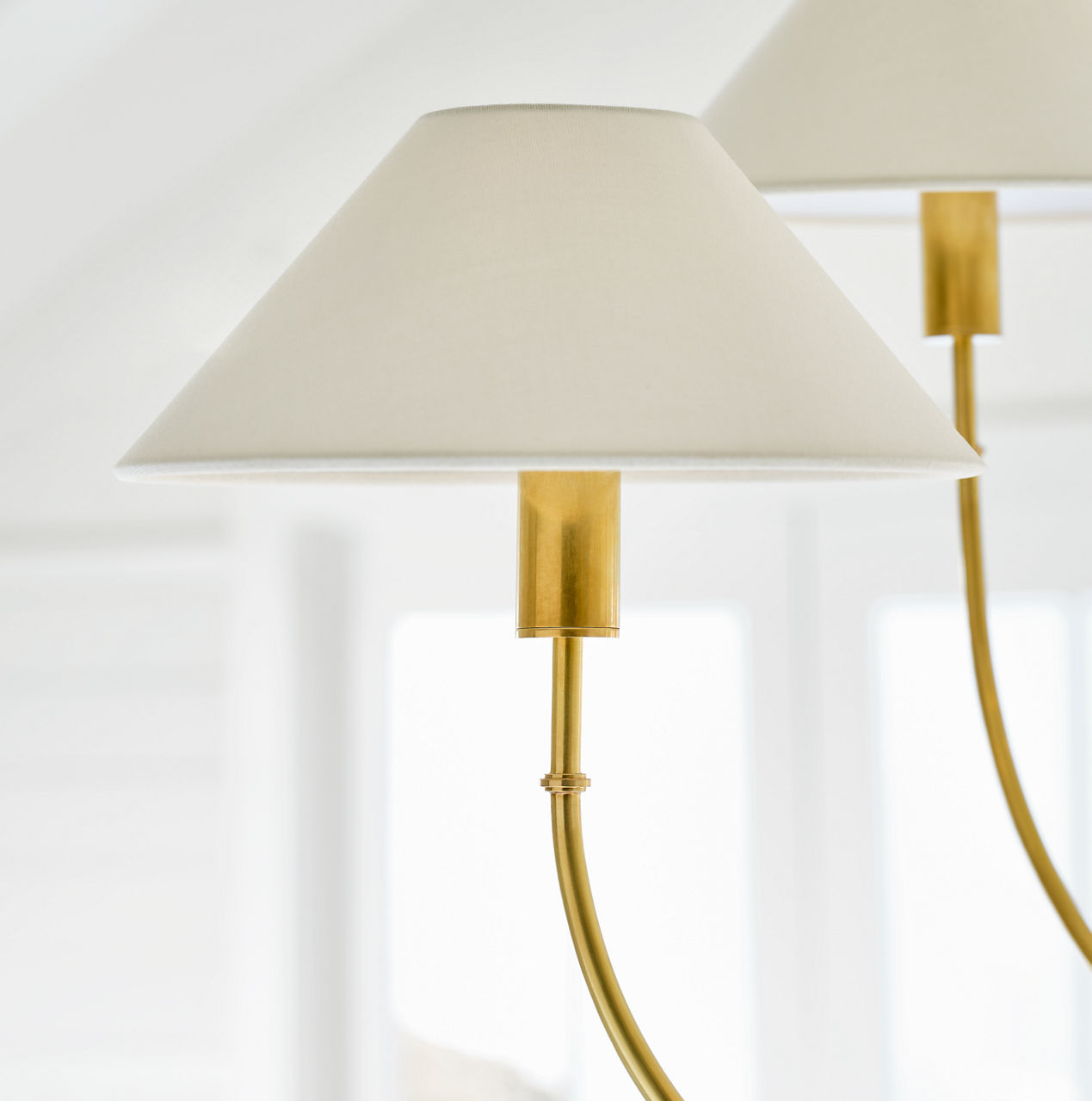 Signature Collection Griffin Chandelier - Thumbnail 3