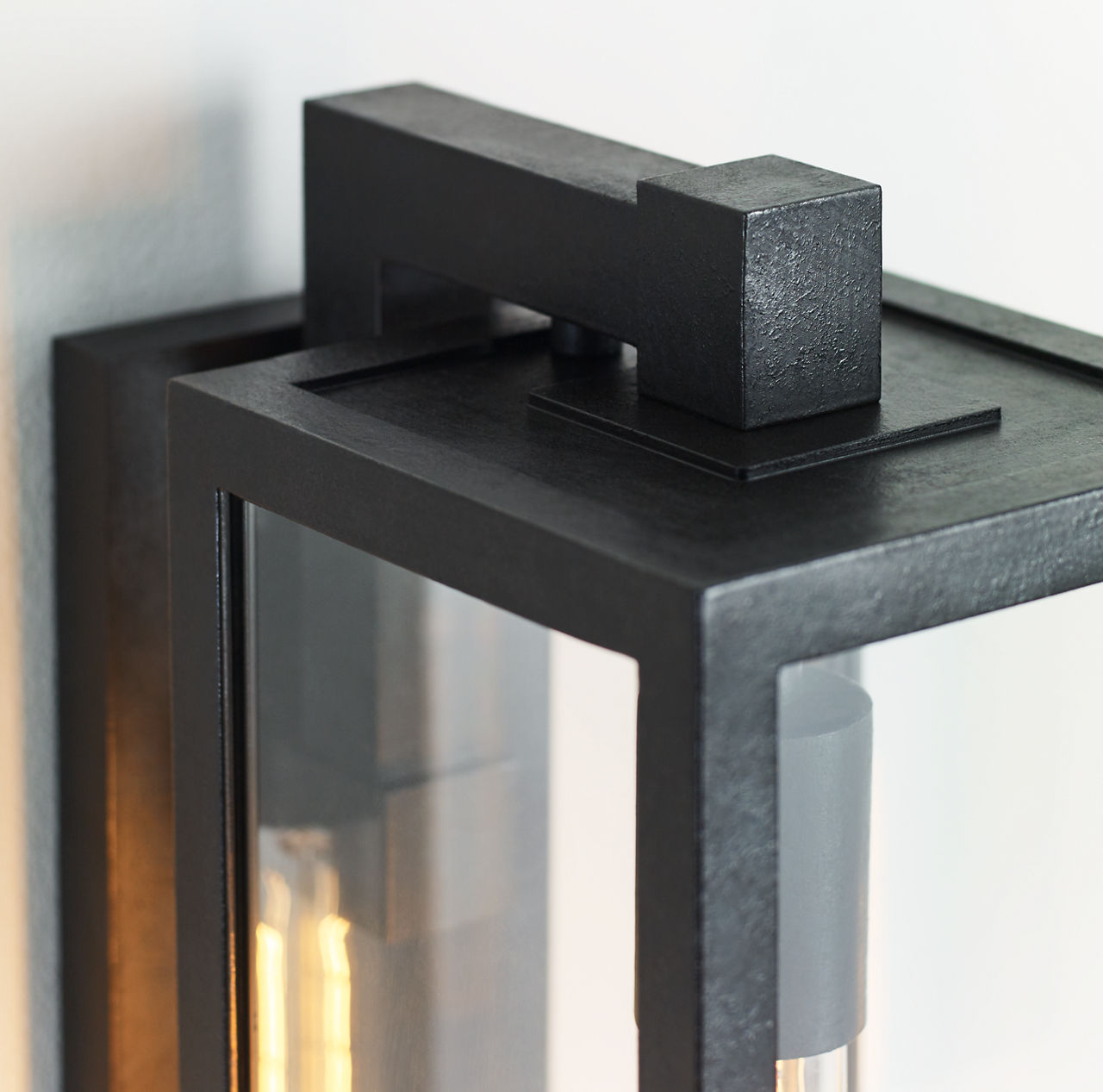 Fresno Framed Medium Sconce - CHD2933 | Visual Comfort
