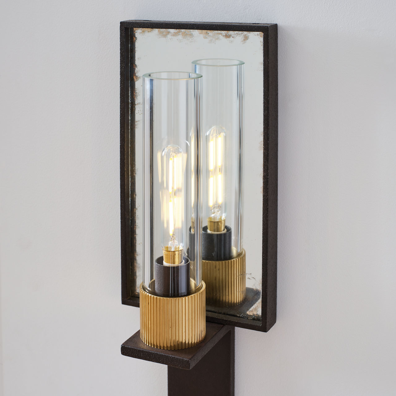 Beza Single Reflector Sconce - RB2005 | Visual Comfort