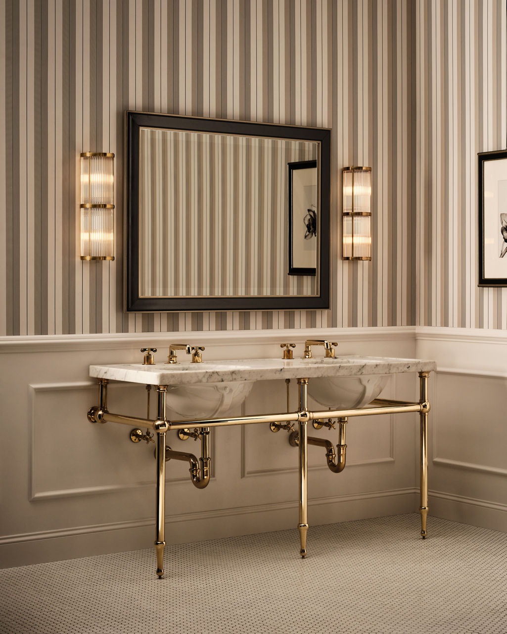 Allen Medium Linear Sconce - RL2085 | Visual Comfort