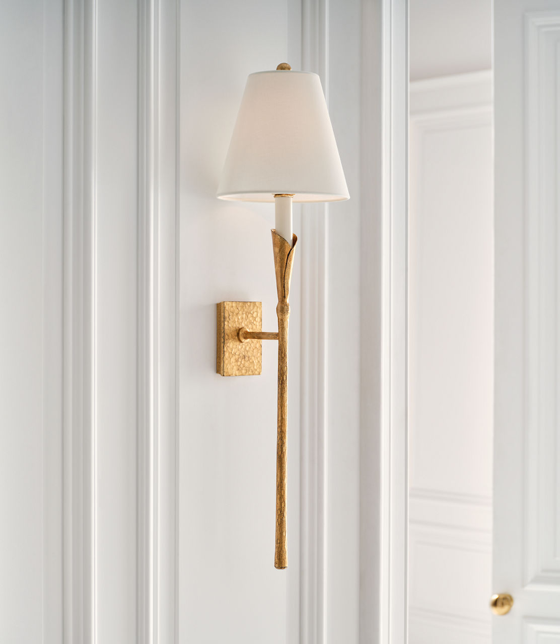 Aiden Large Tail Sconce - CHD2506 | Visual Comfort