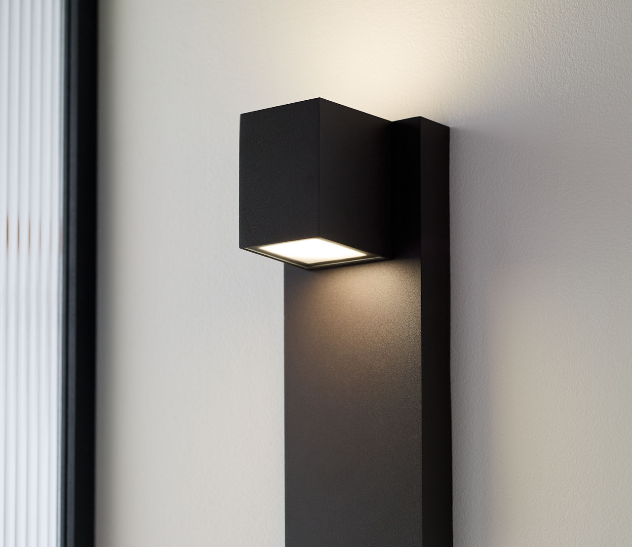 Quadrate Outdoor Wall - 700WSQDR | Visual Comfort